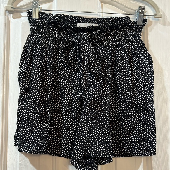 Shorts - Picture 1 of 5